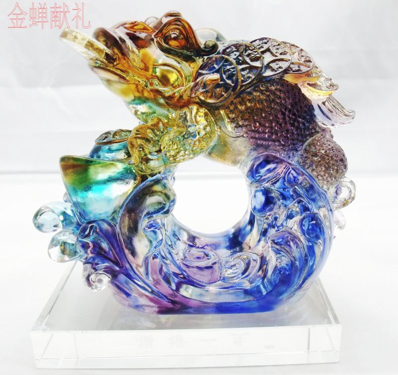 琉璃生輝 從佛像、工廠到工藝品的光影之旅