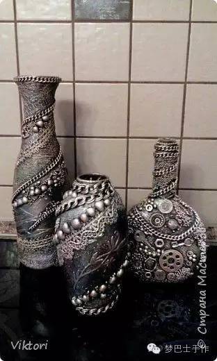 廢棄酒瓶巧手重生，變身華麗復古工藝品